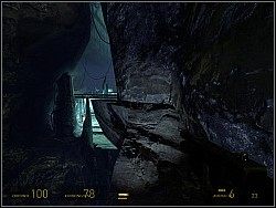 Zlikwiduj antlionów w pobliżu urządzenia i zejdź na dół - [Solucja] Ów żywot vortalny cz.3 | Half-Life 2 Episode Two - Half-Life 2: Episode Two - poradnik do gry