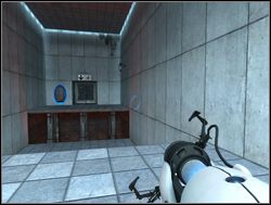 Strzel w ścianę przy drzwiach wyjściowych tworząc niebieski portal, po czym obróć się i przejdź przez pomarańczowy portal - Pomieszczenie testowe nr 03 | Portal - Portal - poradnik do gry