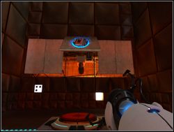 Znajdziesz się na poziomie z czerwonym przyciskiem i ustawionym pod kątem, wysuniętym fragmentem ściany - Pomieszczenie testowe nr 12 | Portal - Portal - poradnik do gry