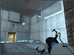 Znajdziesz się w pomieszczeniu z kulą, drzwiami i trzema platformami - Pomieszczenie testowe nr 15 | Portal - Portal - poradnik do gry