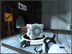 Gdy wieżyczki będą wyeliminowane, weź jedną kostkę i postaw ją na przycisku znajdującym się w pokoju, w którym stały - Pomieszczenie testowe nr 16 | Portal - Portal - poradnik do gry