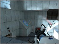 Następnie przejdź w lewo i stwórz niebieski portal w pochyłym fragmencie ściany, który zobaczysz przed sobą - Pomieszczenie testowe nr 17 | Portal - Portal - poradnik do gry