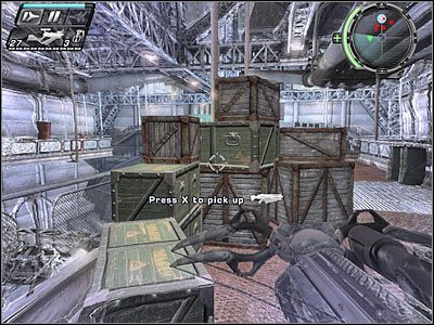 Gdyby jednak okazało się, że walki z tego miejsca są zbyt trudne, wróć się do pomieszczenia z drabinami i zacznij ostrożnie wychylać - Etap 21 - The Wind Tunnel cz.2 | TimeShift - TimeShift - poradnik do gry