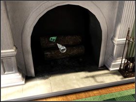 Na kominku leży zegarek, a na palenisku kawałek zielonego materiału - [Act 5] August 25, 1940 Late Morning cz.2 | Zło, które żyje pod słońcem - Agatha Christie: Zło, które żyje pod słońcem - poradnik do gry