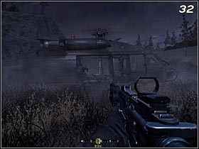 Po krótkiej pogawędce wyjdź na zewnątrz i wybiegnij na polanę - Zaciemnienie | Solucja Call of Duty 4: Modern Warfare - Call of Duty 4: Modern Warfare - poradnik do gry