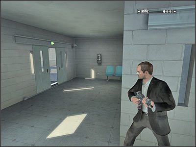 Cel: Open The Yard Gate From The Tower (Otwórz bramę prowadzącą na dziedziniec, używając panelu zlokalizowanego w głównej wieży kontrolnej) - Rozdział 8 - Breakout cz.5 | Kane & Lynch Dead Men - Kane & Lynch: Dead Men - poradnik do gry