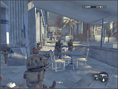 Przesuń się teraz maksymalnie w stronę kościoła, poruszając się jednak przy słupach, a nie wychodząc na główną ścieżkę - Rozdział 11 - Freedom Fighters cz.2 | Kane & Lynch Dead Men - Kane & Lynch: Dead Men - poradnik do gry