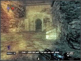 Kiedy pomyślnie otworzysz furtkę skieruj się w lewo, następnie przez kolejne przejście w prawo #1 , aż dojdziesz do sali, w której zostaniesz zatrzymany przez żołnierza #2 - Blackwatch | World War II, 1942 | Clive Barkers Jericho - Clive Barkers Jericho - poradnik do gry