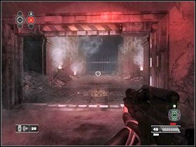 Znajdziesz się na otwartej przestrzeni #1 , gdzie po chwili usłyszysz głos Lichthammer, a ona sama pojawi się w przeciągu kilku kolejnych sekund - Exorcism | World War II, 1942 | Clive Barkers Jericho - Clive Barkers Jericho - poradnik do gry