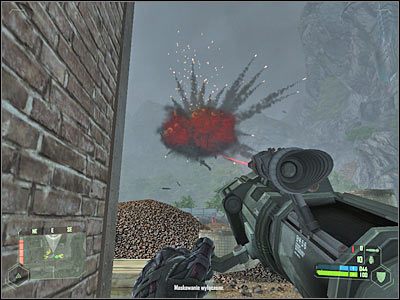 Najpierw powinieneś udać się w stronę południowego budynku, gdyż stojący tam przeciwnik używa snajperki - Crysis: Misja 6, Awakening - Zabezpieczenie strefy lądowania - solucja - Crysis - poradnik do gry