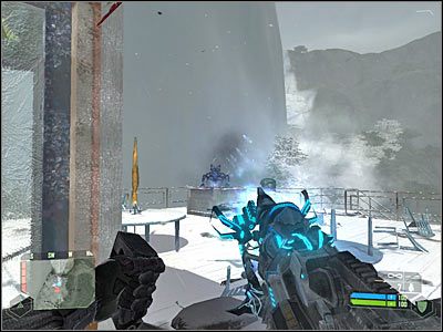 Dopiero po kilku chwilach nad budynkiem pojawią się większe ośmiorniczki i to właśnie na nich powinieneś skupić całą swoją uwagę - Crysis: Misja 9, Exodus - Zapewnienie wsparcia zwiadowcom - solucja - Crysis - poradnik do gry