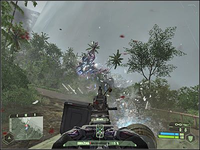 Koncentruj swoje ataki głównie na tych potworach, którym uda się podlecieć nieco bliżej - Crysis: Misja 9, Exodus - Skorzystanie z pojazdu - solucja, opis przejścia - Crysis - poradnik do gry