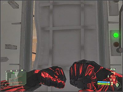 Po otwarciu drzwi wpadniesz na admirała Morrisona - Crysis: Misja 11, Reckoning - Dotarcie na pokład startowy #2 - solucja - Crysis - poradnik do gry