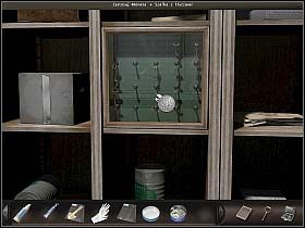 Tu podwędź stojącą przy ścianie po prawej (w dolnym rogu) niebieską puszkę, jak się przekonasz (LPM w ekwipunku) pełną pieniędzy - Melina gangsterów (2) | Dzień 2 | Art of Murder Sztuka Zbrodni - Art of Murder: Sztuka Zbrodni - poradnik do gry