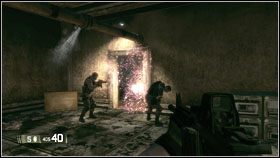 W kolejnym pomieszczeniu, ze zniszczonymi szybami wentylacyjnymi natkniesz się na kolejny punkt aktywacyjny, który po użyciu umożliwi Ci dalszą drogę - twoi towarzyszę wysadzą drzwi - Poradnik do gry - IRAQ - Liberators (cz.1) | BlackSite Area 51 - BlackSite: Area 51 - poradnik do gry