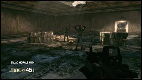 Wchodząc do środka zbierz wszystko co napotkasz (bonus ) i korzystając ze schodów wejdź na górę - IRAQ - Liberators (cz.2) | BlackSite Area 51 - BlackSite: Area 51 - poradnik do gry