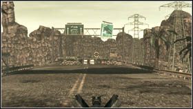 Podczas przejażdżki klawiatura będzie Ci całkowicie zbędna, możesz się w pełni skupić na celowaniu przy pomocy myszki - IRAQ - Crude Methods | BlackSite Area 51 - BlackSite: Area 51 - poradnik do gry