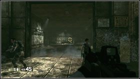 Po dotarciu do większego wnętrza zeskocz ze zniszczonych schodów i rozkaż żołnierce otworzyć właz - IRAQ - W.M.O. M.I.A. | BlackSite Area 51 - BlackSite: Area 51 - poradnik do gry