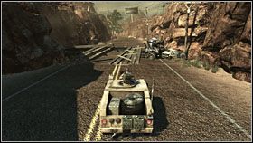 Po zażegnaniu niebezpieczeństwa przejdź przez otwartą bramę (bonus ) i wejdź do łazika z działem na dachu - QUARANTINE - BOOT on the Ground | BlackSite Area 51 - BlackSite: Area 51 - poradnik do gry