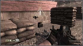 Kolejny tylko kilka kroków dalej, zaraz przy wejściu na dach (na który dostaniesz się korzystając ze schodów, pod którymi znalazłeś wcześniejszy bonus) - COUNTER-INSURGENCY - Rules of Engagments (bonusy) | BlackSite Area 51 - BlackSite: Area 51 - poradnik do gry