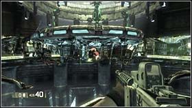 Gdy wejdziesz po pochyłej kładce na górę dostrzeżesz punkt, do którego wbiegać będzie zielony promień - WRECKED - Regime Change | BlackSite Area 51 - BlackSite: Area 51 - poradnik do gry