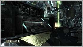 Następnie zejdź kładką na dół, do miejsca, gdzie krąży laser i udaj się w głąb korytarza (w lewą stronę) - WRECKED - Regime Change | BlackSite Area 51 - BlackSite: Area 51 - poradnik do gry