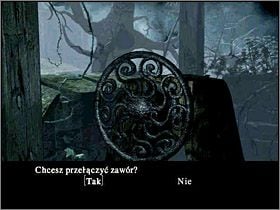 Za bramką znajdziesz schody prowadzące w dół do zalanego tunelu - Tereny wokół posiadłości (2) | Edward Carnby | Alone in the Dark Koszmar powraca - Alone in the Dark: Koszmar powraca - poradnik do gry