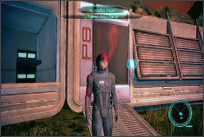 Po krótkiej walce deszyfrujemy zamek kodowy do pobliskiego baraku i wchodzimy do środka - Mass Effect: Powierzchnia planety, Eden Prime - solucja, opis przejścia - Mass Effect - poradnik do gry