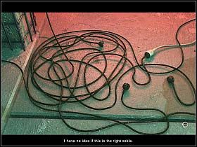 Schodzi więc po drabinie i przygląda się (PPM) kłębowisku leżących na posadzce kabli - Noc druga (cz.3) | Reprobates U Bram Śmierci - Reprobates: U Bram Śmierci - poradnik do gry