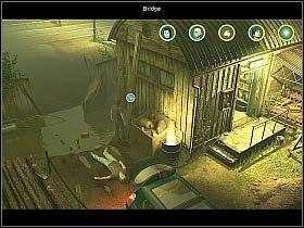 Podchodzi do skrzynki z bezpiecznikami wiszącej na lewo od wejścia do magazynu - Noc trzecia (cz.2) | Reprobates U Bram Śmierci - Reprobates: U Bram Śmierci - poradnik do gry