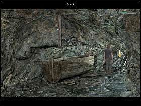 Wewnątrz groty stoi drewniana łódka, pod którą z jednej strony leży zwój liny, a z drugiej (bliżej wyjścia) łańcuch - Dzień piąty (cz.1) | Reprobates U Bram Śmierci - Reprobates: U Bram Śmierci - poradnik do gry