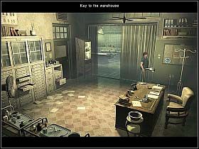 Ogląda dwa worki z ciałami leżące na szpitalnych wózkach, rzuca też okiem na usytuowaną za nimi wielką chłodnię z szufladami do przechowywania zwłok - Noc piąta (cz.1) | Reprobates U Bram Śmierci - Reprobates: U Bram Śmierci - poradnik do gry