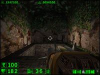 Sekret #4: Za wielkim wodospadem, po wejściu do jaskini idąc wprost natrafimy na ukryte przejście (trzeba przesunąć ścianę) - 05: Księżycowe góry | Serious Sam Pierwsze starcie - Serious Sam: Pierwsze starcie - poradnik do gry