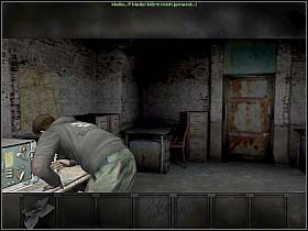 Teraz spokojnie można wcisnąć czerwony prztyczek z przodu radiostacji i chłopakowi udaje się zawołać kilka zdań do mikrofonu - Wtorek, popołudnie (cz.3) | Rozdział 3 - Przeciwnik | Overclocked - Overclocked: Historia o przemocy - poradnik do gry