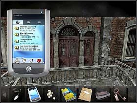 Po skończonej rozmowie nasz psychiatra wychodzi przed budynek szpitala - Niedziela, popołudnie | Rozdział 1 - Rozbite szkło | Overclocked - Overclocked: Historia o przemocy - poradnik do gry