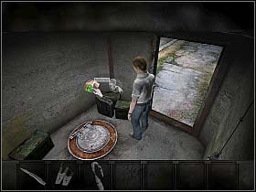 Wędruje ku wyjściu, to znaczy ku wiodącej z hali betonowej drodze (kursor kierunkowy w lewym dolnym rogu ekranu) - Poniedziałek, popołudnie | Rozdział 2 - Rany | Overclocked Historia o przemocy - Overclocked: Historia o przemocy - poradnik do gry