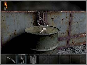 I udaje się do hali, a konkretnie w jej prawy jej róg, ten, w którym stoi stół - Poniedziałek, popołudnie | Rozdział 2 - Rany | Overclocked Historia o przemocy - Overclocked: Historia o przemocy - poradnik do gry