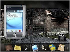 Uznawszy, że klapka wyschła już dostatecznie, młoda kobieta odpina kabel od drugiej klemy, po czym wziąwszy go do ręki ponownie, przyczepia do klemy pierwszej (do tej dochodzi czerwony drucik) i w ten sposób wyłącza reflektor - Poniedziałek, wieczór (cz.4) | Rozdział 2 - Rany | Overclocked - Overclocked: Historia o przemocy - poradnik do gry