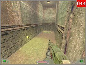 Następnie skieruj się ponownie w lewo i pożegnaj ze światem dwóch stojących tam wstręciuchów oraz jednego poniżej, a potem skorzystaj z znajdującej się tam drabiny - Misja 03 - Kosowo 1 (1) | Opis przejścia Soldier of Fortune - Soldier of Fortune - poradnik do gry