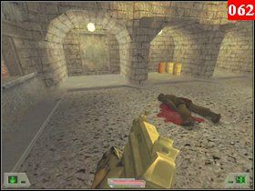 Idź prosto korytarzem aż do końca gdzie znajdziesz paczki zawierające apteczkę i kilka granatów, gdy skasujesz dodatkowo dwóch zbirów, oni, gdy umrą pozostawią po sobie apteczkę - Misja 03 - Kosowo 1 (2) | Opis przejścia Soldier of Fortune - Soldier of Fortune - poradnik do gry