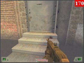 Zeskocz na ciężarówkę i wyjdź przez drzwi, skręć w prawo obok kontenerów - Misja 06 - Nowy Jork | Opis przejścia Soldier of Fortune - Soldier of Fortune - poradnik do gry