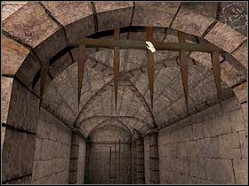 Teraz zaczepia go o leżący na posadzce oderwany dziób wikińskiej łodzi w kształcie głowy jakiegoś jaszczura - 18 lipca 1895 cz.4 - Sherlock Holmes kontra Arsene Lupin - poradnik do gry