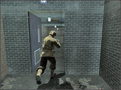 Zadanie 7: Plant a bomb underneath the E50 tank (Załóż ładunek wybuchowy na drugim czołgu) - Poziom drugi (cz.4) | Akt 1 - Nowy Jork | Turning Point: Fall of Liberty - Turning Point: Fall of Liberty - poradnik do gry