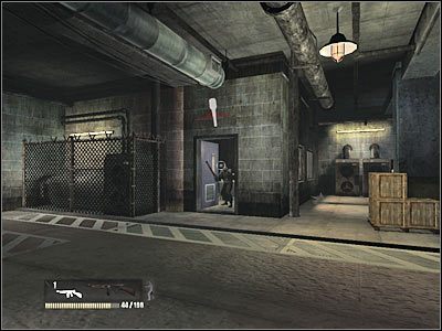 Skieruj się do wspomnianej wyżej stróżówki i skieruj się do przedstawionego na screenie przełącznika - Poziom drugi (cz.1) | Akt 2 - Waszyngton | Turning Point: Fall of Liberty - Turning Point: Fall of Liberty - poradnik do gry