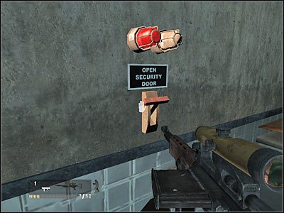 Skieruj się ponownie do głównego holu, ale tym razem udaj się w lewo - Poziom drugi (cz.2) | Akt 2 - Waszyngton | Turning Point: Fall of Liberty - Turning Point: Fall of Liberty - poradnik do gry