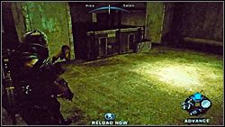 Walizka znajduje się koło pierwszej drabiny prowadzącej na dach, z którego trzeba zniszczyć helikopter pułkownika - Poradnik do gry - Walizki z danymi | Army of Two - Army of Two - poradnik do gry