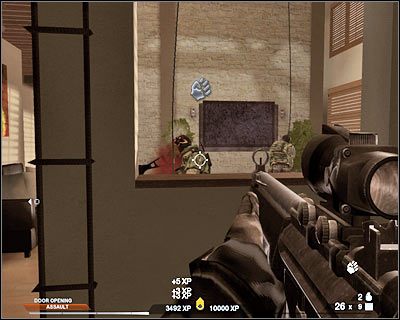 Dołącz do kolegów, którzy i bez Twojego wsparcia powinni poradzić sobie z atakowanymi terrorystami - Hacjenda (cz.2) | Akt 7 - Posiadłość | Tom Clancys Rainbow Six Vegas 2 - Tom Clancys Rainbow Six Vegas 2 - poradnik do gry