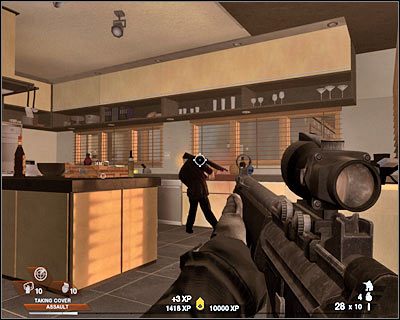 Proponuję nie decydować się na balkonik, gdyż trudniej byłoby się tam ukrywać - Hacjenda (cz.2) | Akt 7 - Posiadłość | Tom Clancys Rainbow Six Vegas 2 - Tom Clancys Rainbow Six Vegas 2 - poradnik do gry