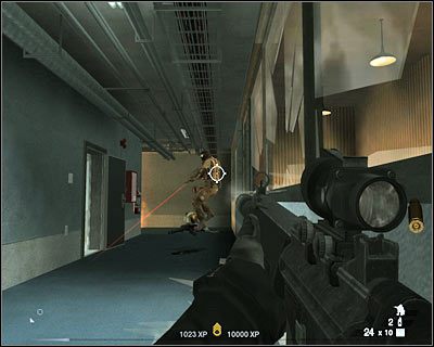 Przejdź teraz do oznaczonych przez grę drzwi po prawej - Rafineria (cz.3) | Akt 6 - Pustynia w Newadzie | Rainbow Six Vegas 2 - Tom Clancys Rainbow Six Vegas 2 - poradnik do gry