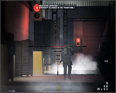 Trzeci terrorysta znajduje się jeszcze bardziej po prawej, ale w tym wypadku już nie musisz przejmować się, że zostaniesz zauważony - Piece (cz.1) | Akt 6 - Pustynia w Newadzie | Rainbow Six Vegas 2 - Tom Clancys Rainbow Six Vegas 2 - poradnik do gry